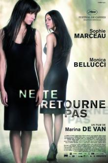 NE TE RETOURNE PAS