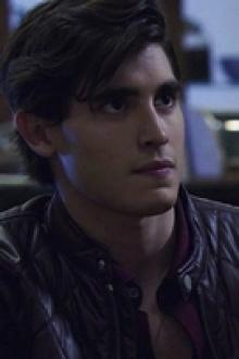 Henry Zaga