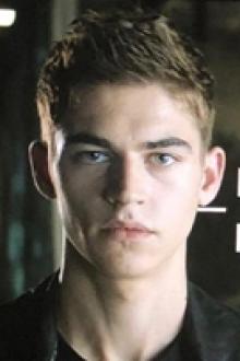 Hero Fiennes-Tiffin