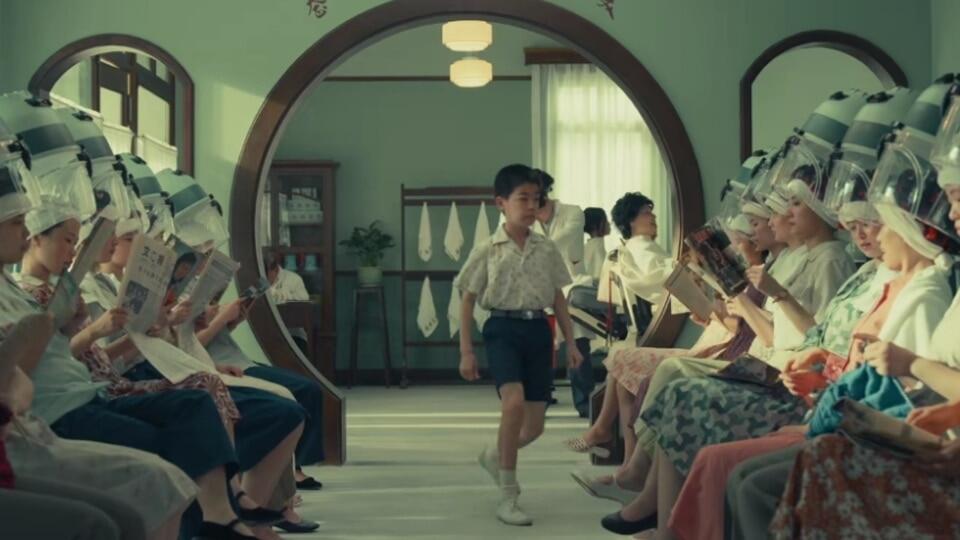 Scène nummer 3 van de film My Country, My Parents (Wo he wo de fu bei)